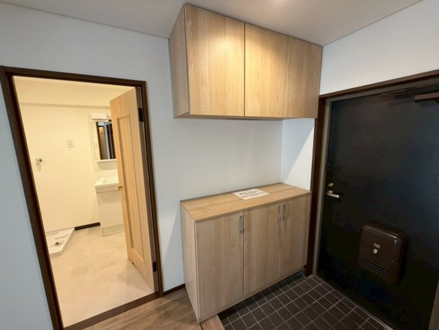 レインボー苗場の玄関|大容量の玄関収納で、散らかりがちな玄関もスッキリ片付きます！