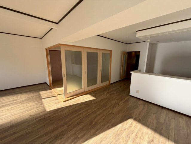 レインボー苗場の居間・リビング|使用用途に分けて間仕切りも可能です。