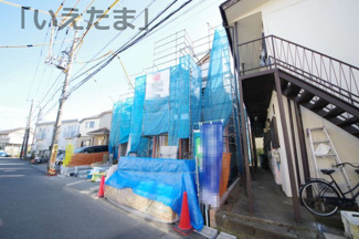 【外観】 | 【仲介手数料無料！！】府中市是政1丁目　新築戸建て（全2棟）1号棟　5580万円 | 令和８年１月１８日撮影　建築中