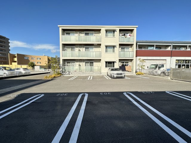 ベレオ トワ・スールの駐車場