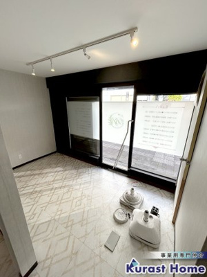 【玄関】 | 富田林駅前ロードサイド貸店舗事務所