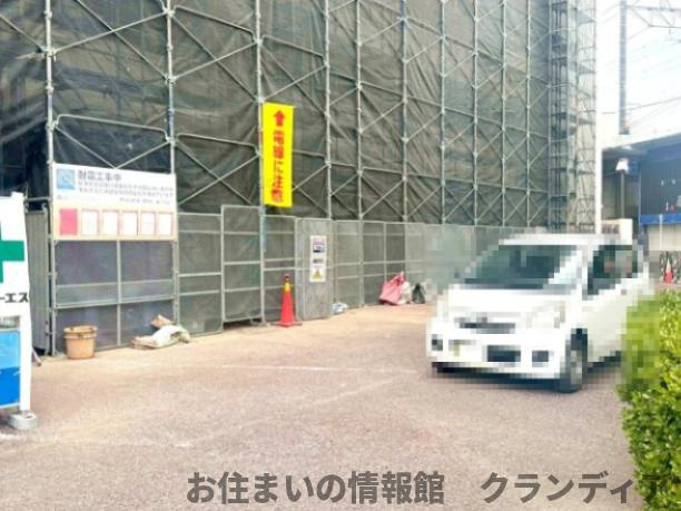 ストークマンション綾瀬の駐車場|ドキドキの新生活も、安心してスタート。ぴったりの住まいを見つけませんか？クランディアが一緒に住まい選びをサポートします‼　まずは、お気軽にお問合せください　＃クランディア