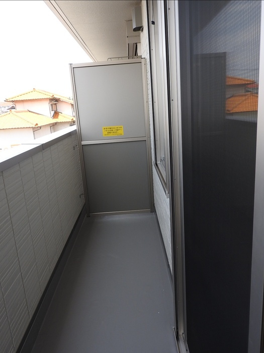 岸和田市八阪町１丁目のハイツのバルコニー|バルコニーからの眺めを楽しみながら食事をしませんか