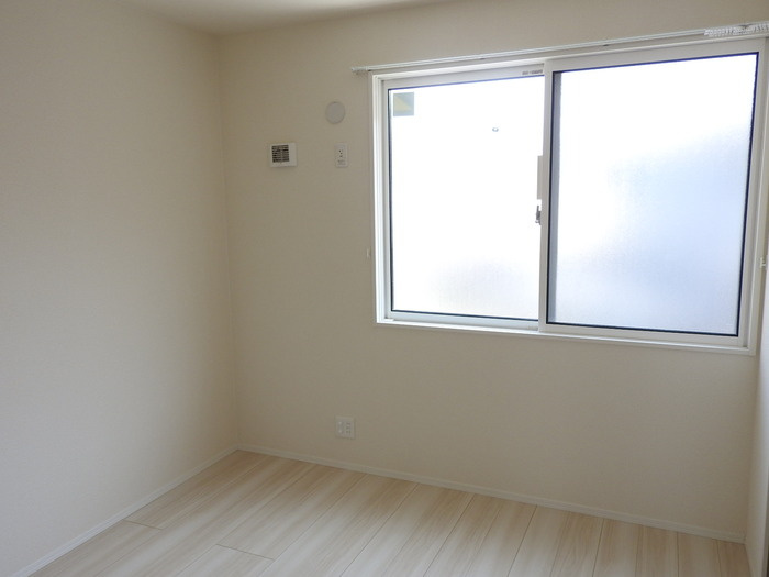 岸和田市八阪町１丁目のハイツの居間・リビング|ゆったりとしたリビングです