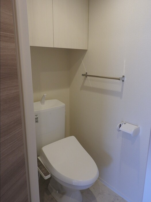 岸和田市八阪町１丁目のハイツのトイレ|コンパクトで使いやすいトイレです