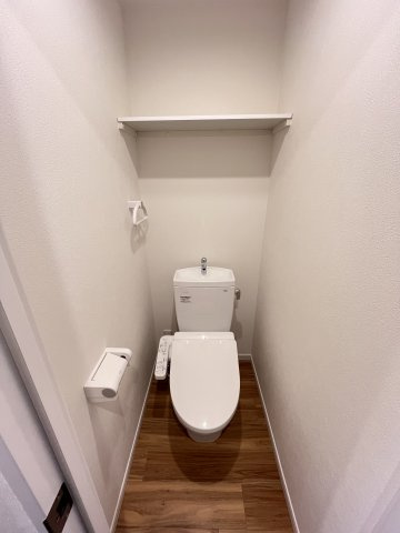 大阪市城東区野江４丁目の賃貸マンションのトイレ