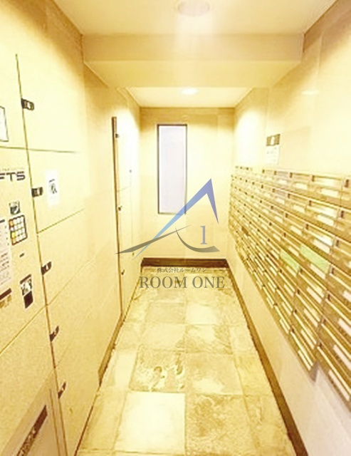 パレステュディオ九段北の丸のその他共用部分|宅配ボックスと集合ポストです。