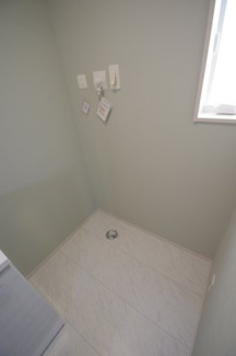 【ランドリースペース】 | 【仲介手数料無料！！】府中市是政1丁目　新築戸建て（全2棟）2号棟　5390万円