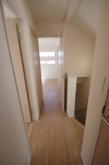 【その他】 | 【仲介手数料無料！！】府中市是政1丁目　新築戸建て（全2棟）2号棟　5390万円 | 2階廊下