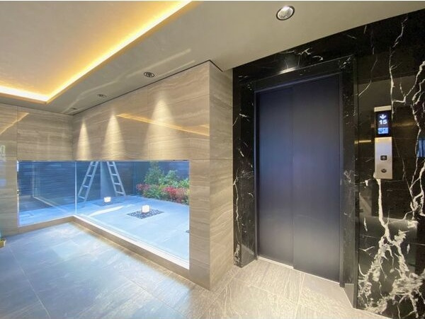 S-RESIDENCE鶴舞IIのロビー