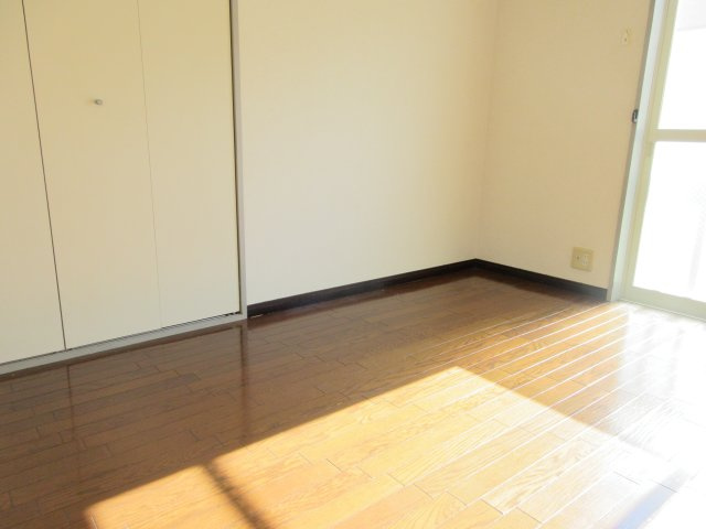 ハイツアドレサントの居間・リビング