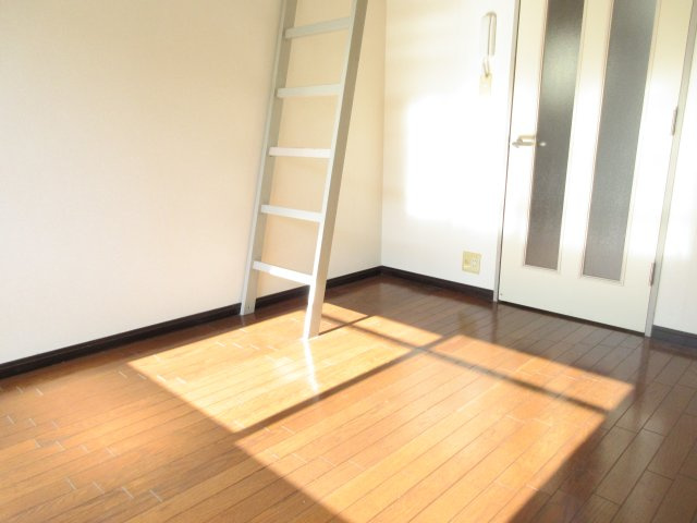 ハイツアドレサントの居間・リビング