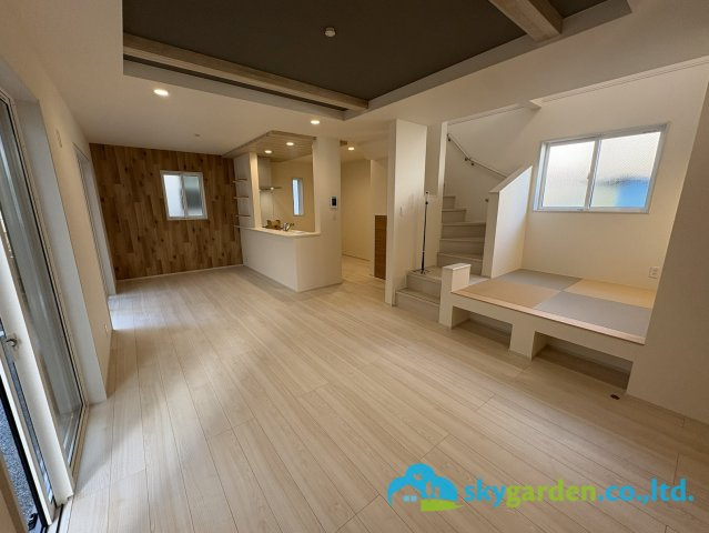 平塚市南原1丁目　新築戸建　全3棟3号棟の居間・リビング