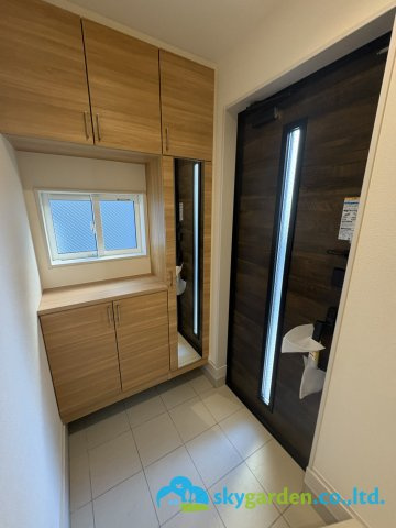 平塚市南原1丁目　新築戸建　全3棟3号棟の玄関