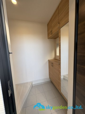 平塚市南原1丁目　新築戸建　全3棟3号棟の玄関