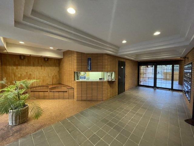 このマンション知っている人は、４階だからこそ意味があると分かる。そんな【NICシルクハイム三ッ沢桜台A棟】リノベーションのその他共用部分