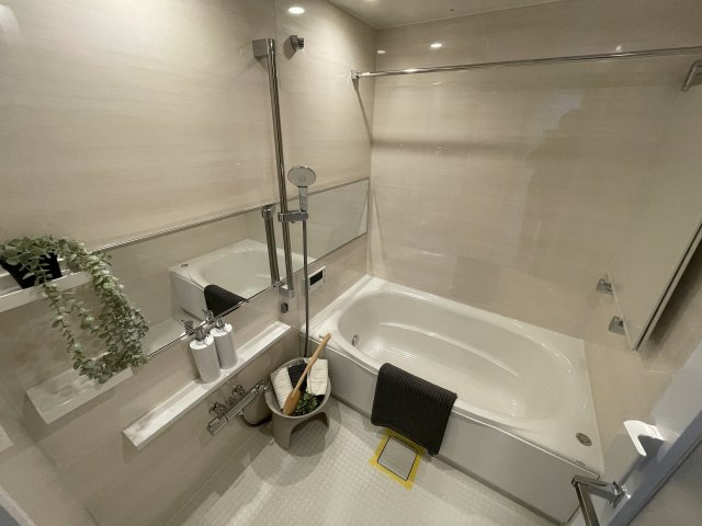 このマンション知っている人は、４階だからこそ意味があると分かる。そんな【NICシルクハイム三ッ沢桜台A棟】リノベーションの浴室