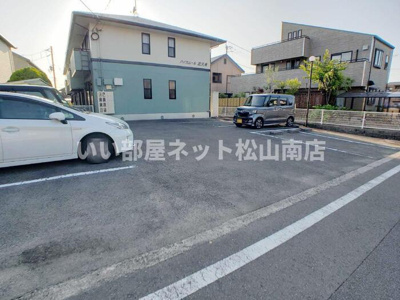 【駐車場】 | ハイカムール北久米