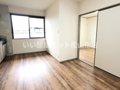 【居間・リビング】 | ハイカムール北久米