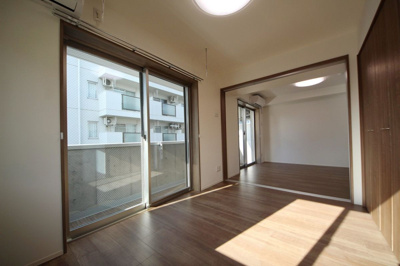 【洋室】 | LA・FELICE | 明るい洋室です