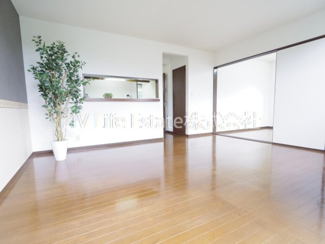 プロミネントⅢの居間・リビング