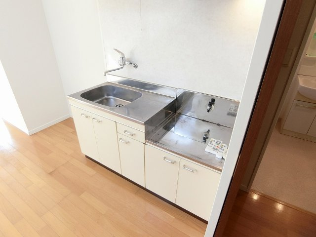 カーサヴェルデ宮ノ陣のキッチン|お料理しやすそうなキッチンです