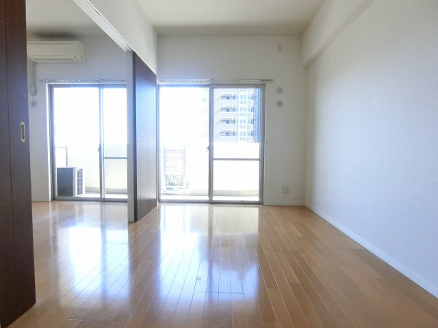 カーサヴェルデ宮ノ陣の洋室|広々とした洋室です