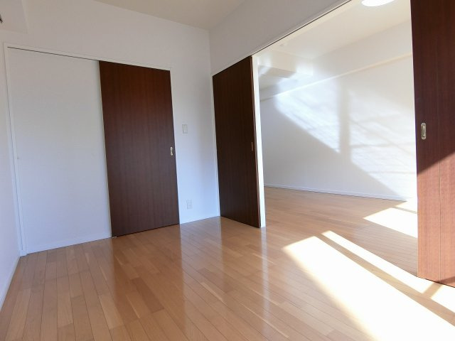 カーサヴェルデ宮ノ陣の寝室|落ち着いて過ごせるお部屋です