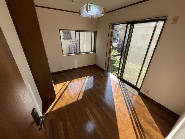 茂原市粟生野中古戸建の洋室