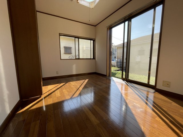 茂原市粟生野中古戸建の洋室