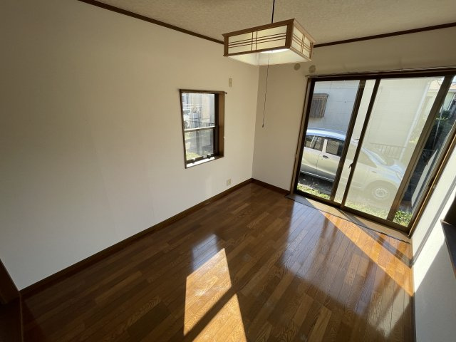 茂原市粟生野中古戸建の洋室