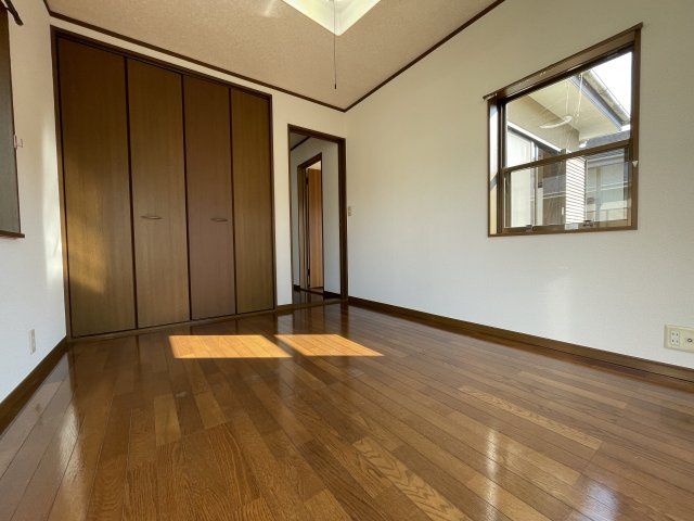 茂原市粟生野中古戸建の洋室