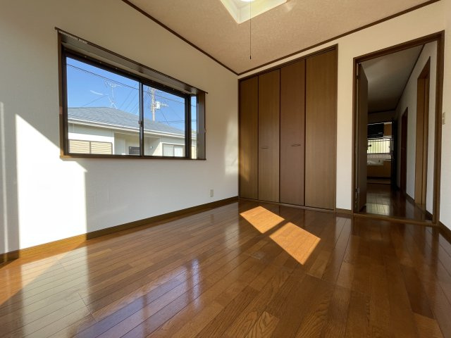 茂原市粟生野中古戸建の洋室