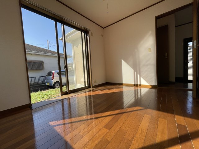 茂原市粟生野中古戸建の洋室