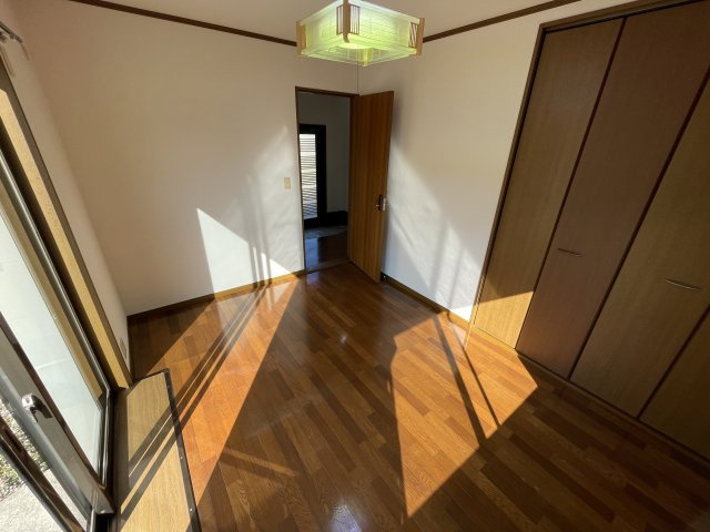 茂原市粟生野中古戸建の洋室