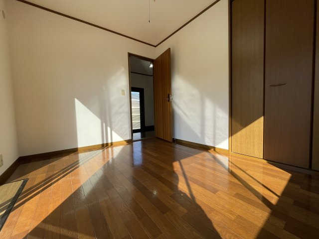 茂原市粟生野中古戸建の洋室