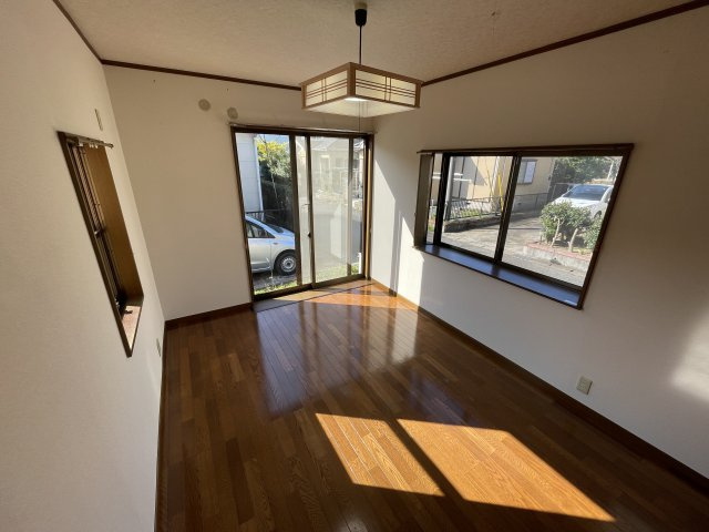 茂原市粟生野中古戸建の洋室