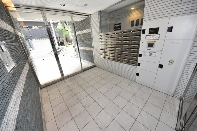 アーバネックス大手前のエントランス