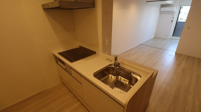 【キッチン】 | ONARIGOTENｰD | キッチンでお料理をお楽しみください