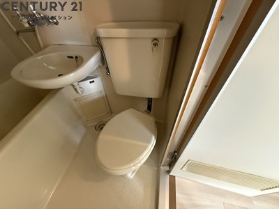 お風呂トイレ同室です