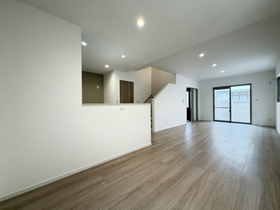 【居間・リビング】 | 嘉手納屋良Ⅱ（全5棟）4号棟 | ※同仕様写真です