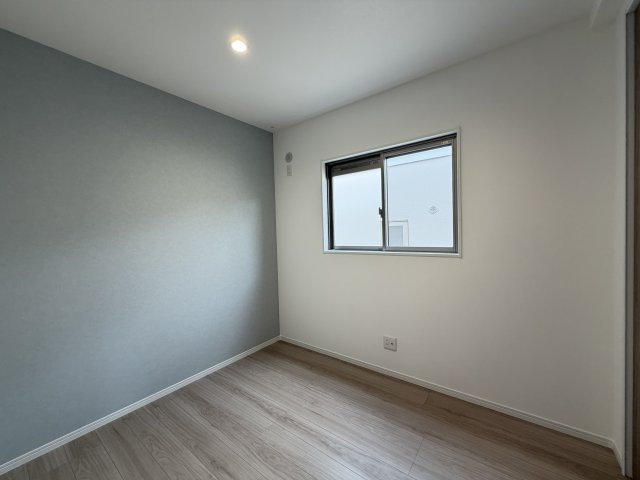 嘉手納屋良Ⅱ（全5棟）4号棟の洋室|4号棟　洋室4.3帖＋CL付き♪