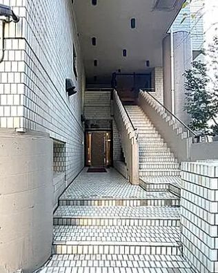 【エントランス】 | ニューライフ一番町 | 落ち着いたエントランスです