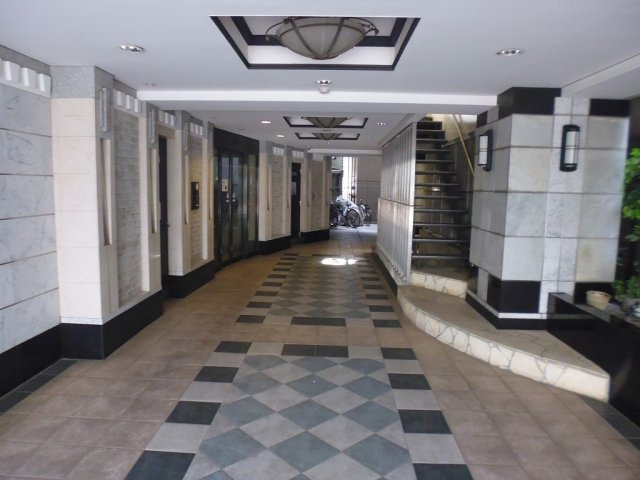 クレアール神田のエントランス