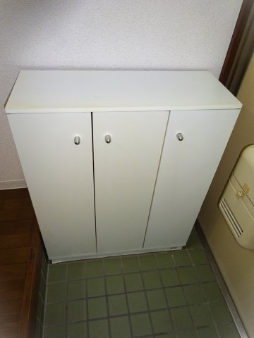 レナジア大宮の玄関|◆タイルの色相違あり　＊イメージです　