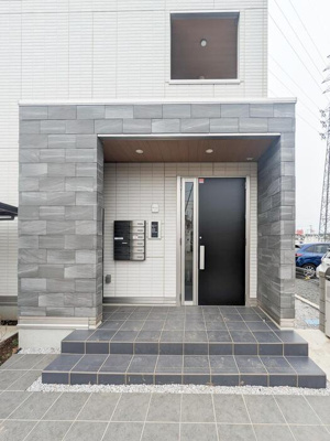 【エントランス】 | plume | エントランスです