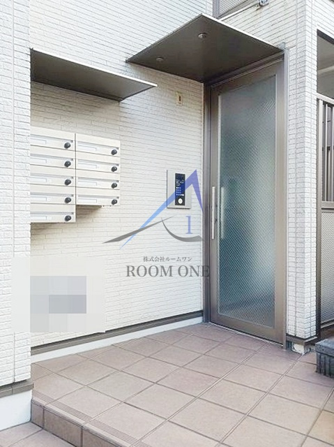 アウローラのエントランス|エントランスです。