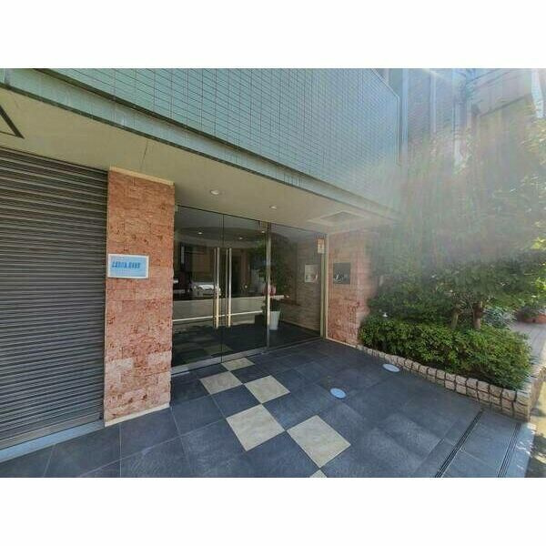 コレット春日のエントランス