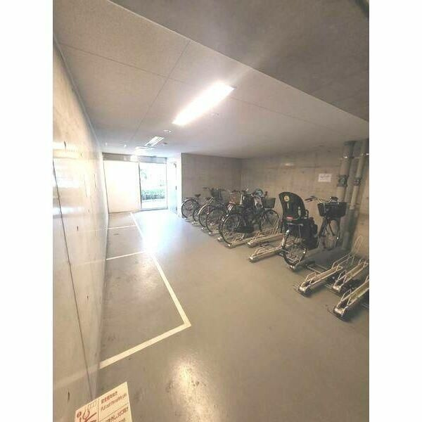 コレット春日の駐車場