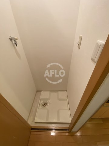 アーデンタワー靭公園の洗面所|アーデンタワー靭公園　洗濯機置き場